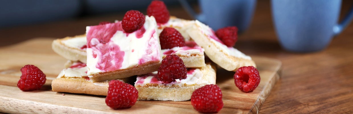 Milkybar and raspberry tray bake squares
