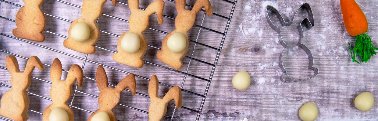 shortbread_bunny_biscuits_with_milkybar_mini_eggs_main