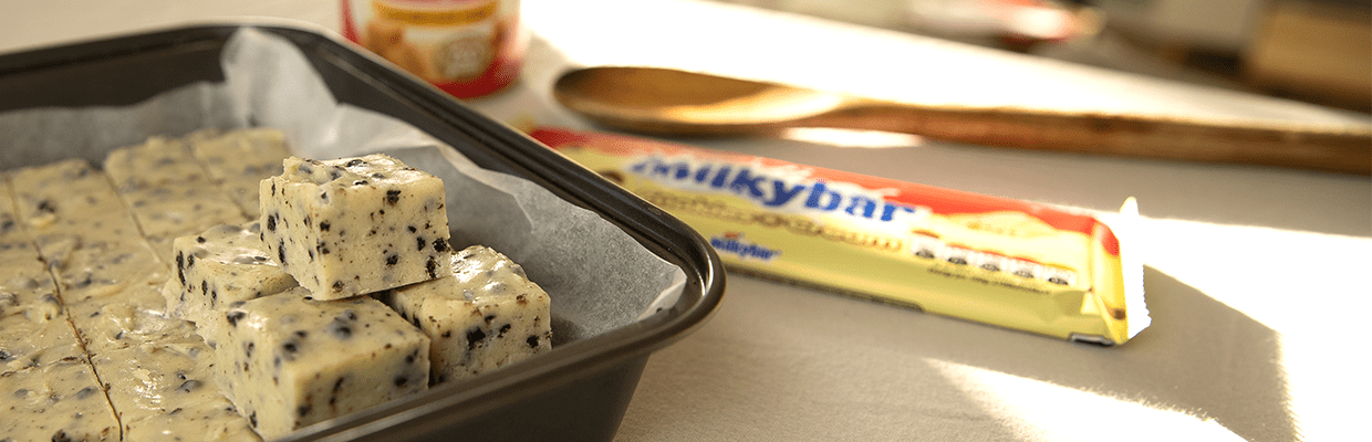 Milkybar Cookies & Cream Fudge